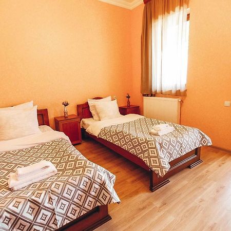 Hotel Sweet Home Telavi Exteriör bild
