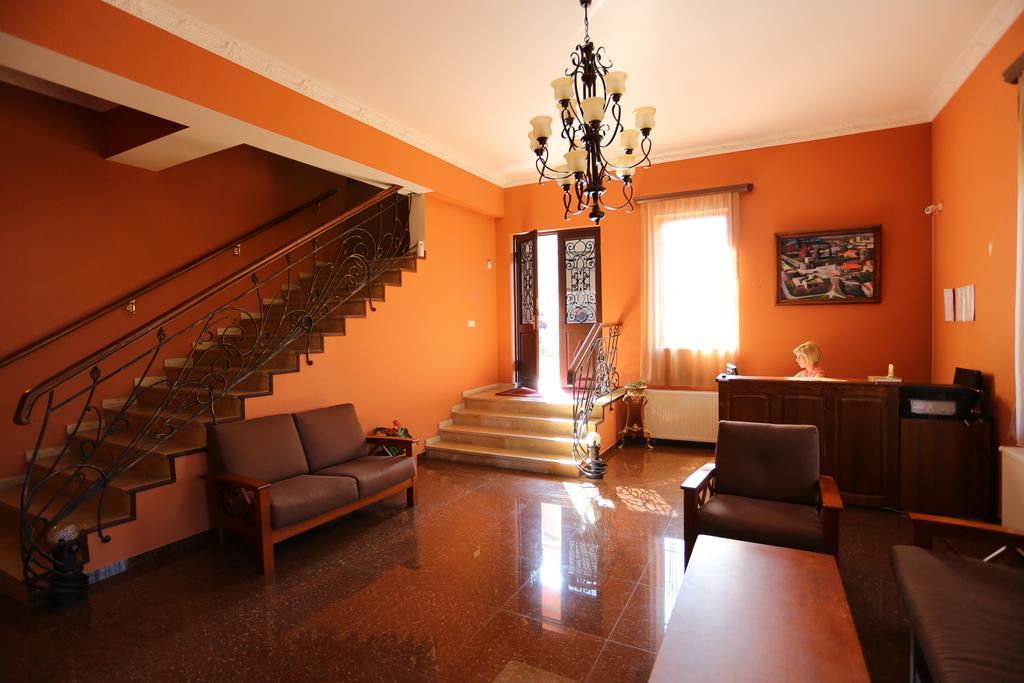 Hotel Sweet Home Telavi Exteriör bild