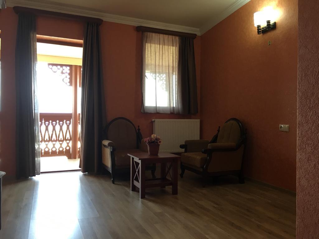 Hotel Sweet Home Telavi Exteriör bild